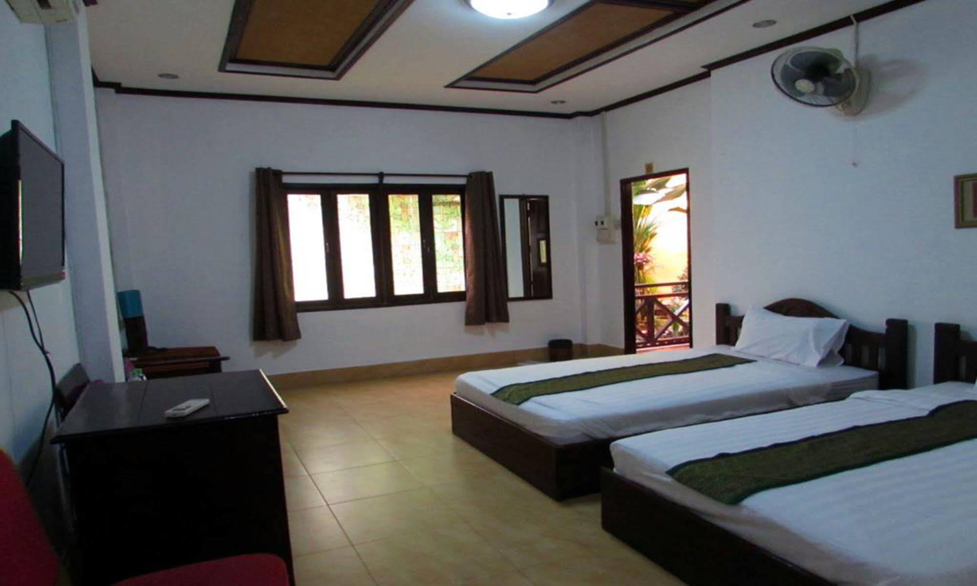 Suksavanh River 2 Hotel Ban Nongdouang Bagian luar foto