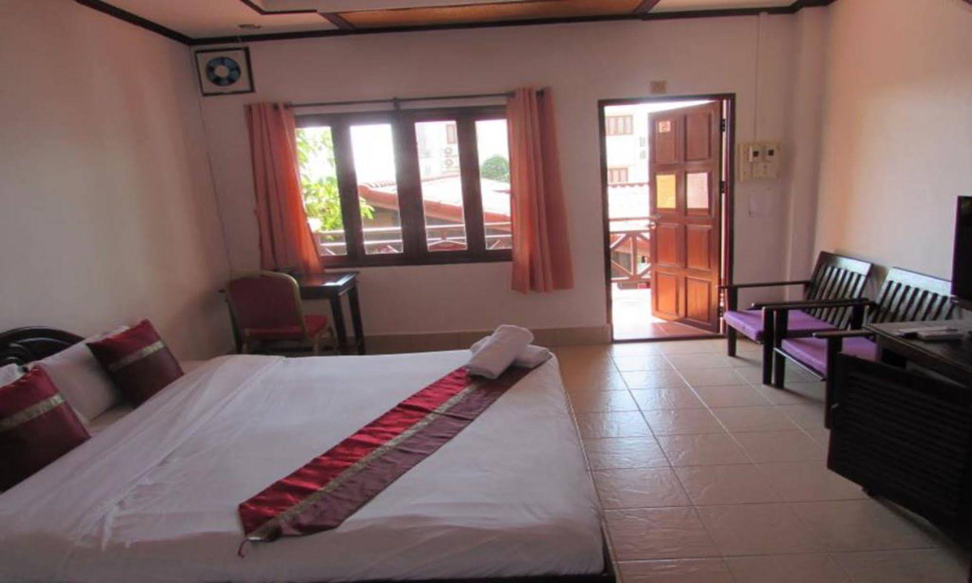 Suksavanh River 2 Hotel Ban Nongdouang Bagian luar foto