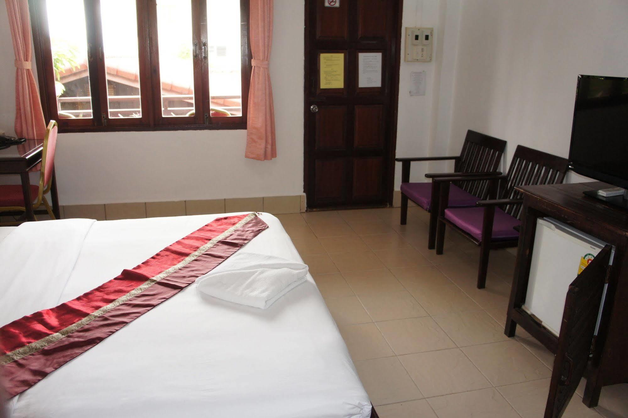 Suksavanh River 2 Hotel Ban Nongdouang Bagian luar foto
